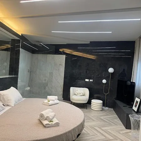 Ercole With Jacuzzi Pool Holiday home Florence